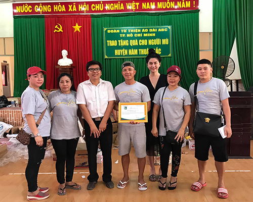 Gia Đình ABC Phát 245 Phần Quà Cho Hội Người Mù Tại Huyện Hàm Thuận Bắc Bình Thuận (25 - 04 - 2019)