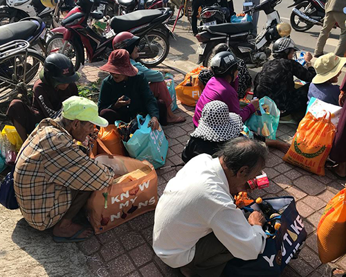 Phát Quà Cho Người Nghèo Ở Vạn Ninh Khánh Hòa (07/01/2018)