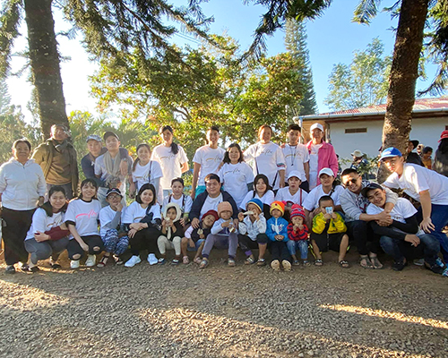 Gia Đình ABC Và Những Người Bạn Phát 100 Phần Quà Tại Trại Phong Di Linh (19-12-2019)